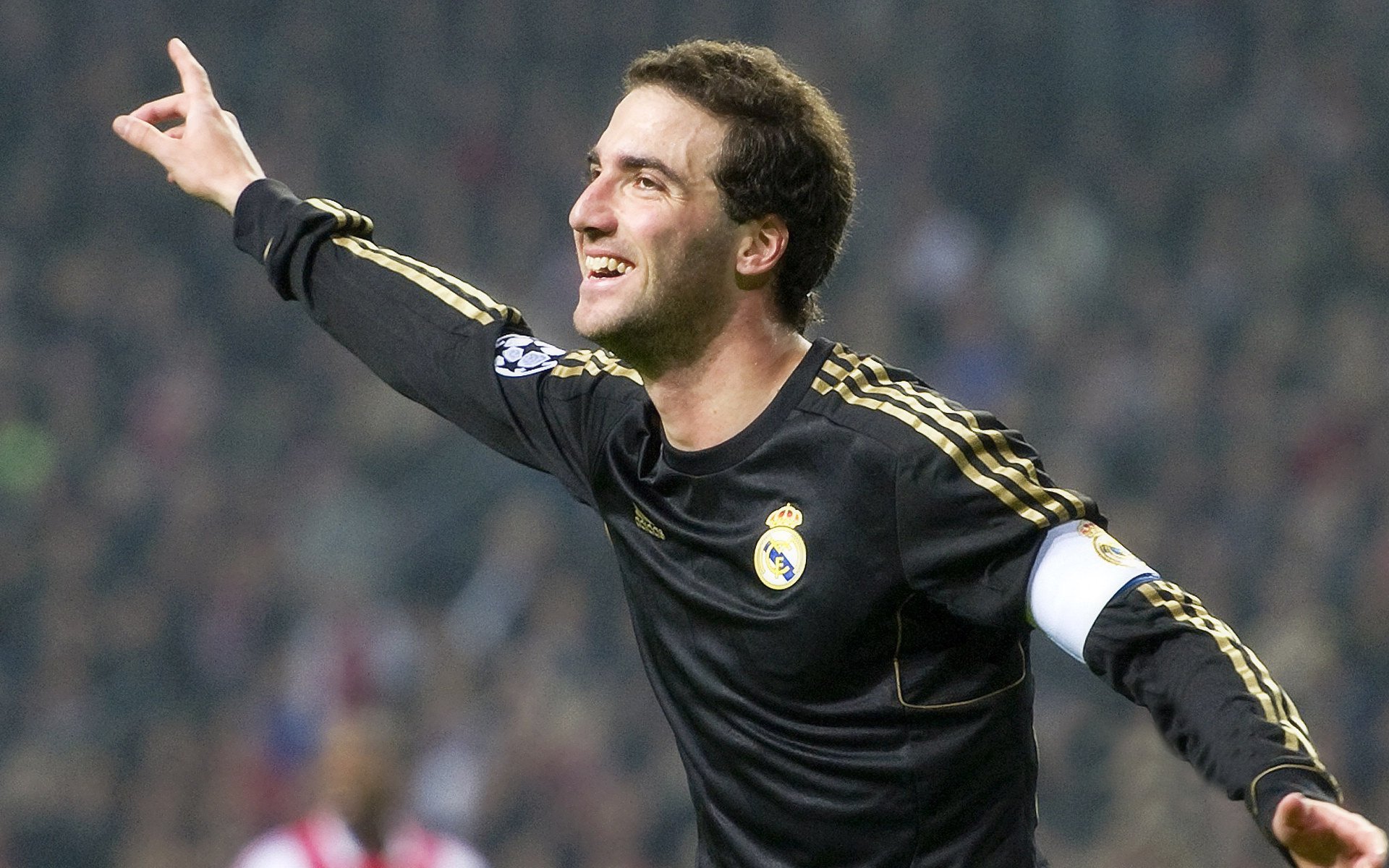 熊猫TV-黄喜灿独闯龙潭，苏格兰关键战突围沙特防线