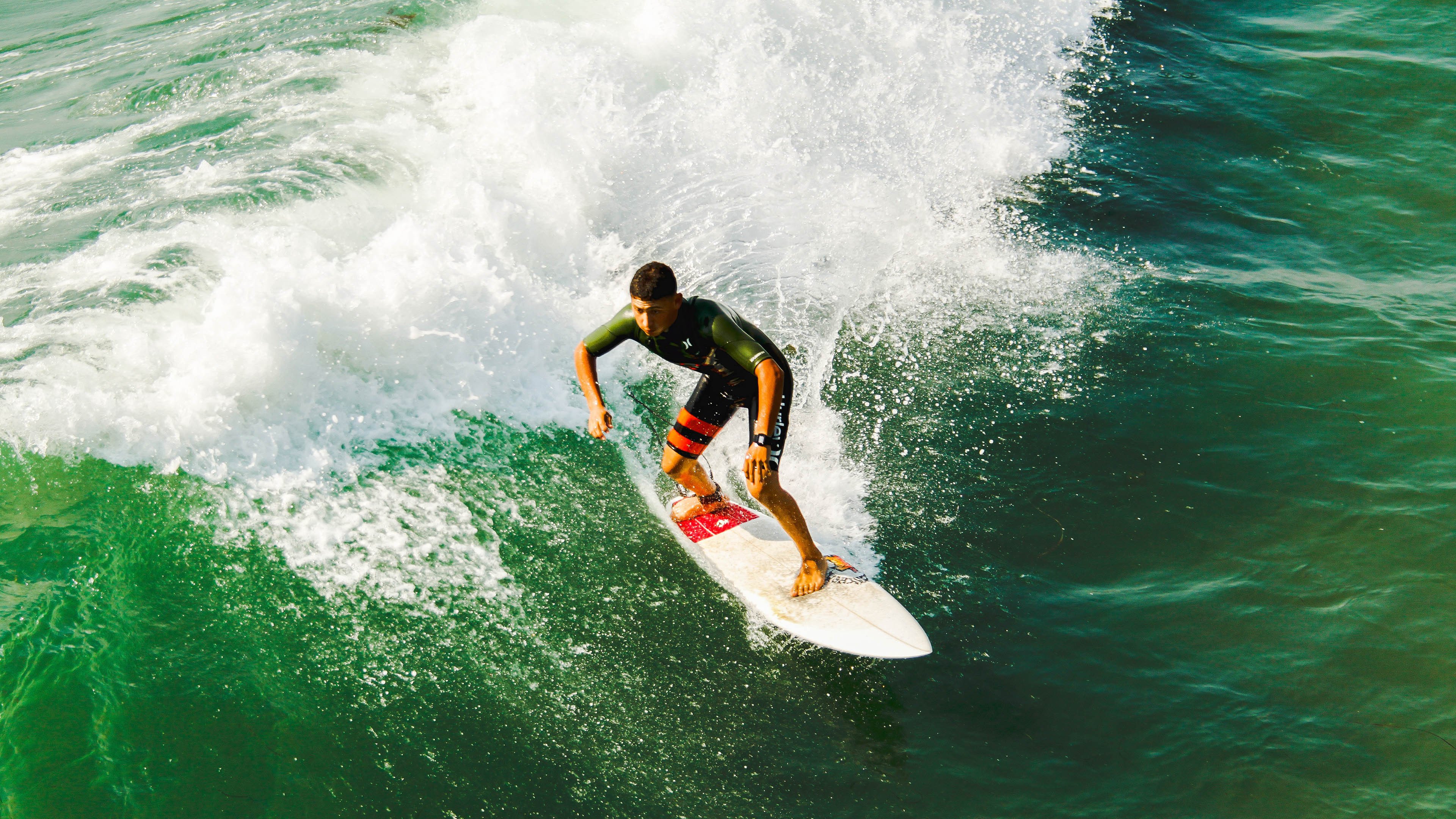 铁蹄踏天山，神射定乾坤，公牛式防守与克莱统治力助队稳擒飞虎
